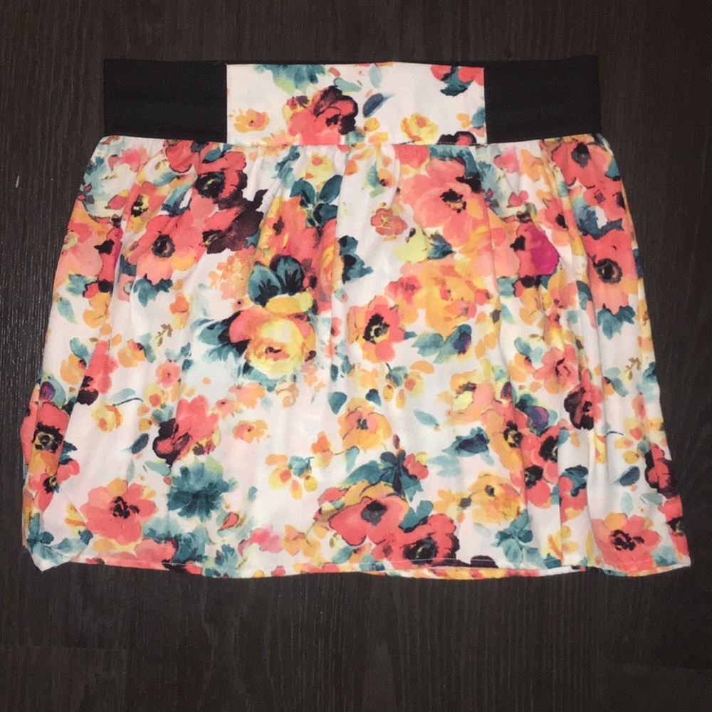 White floral printed skirt
